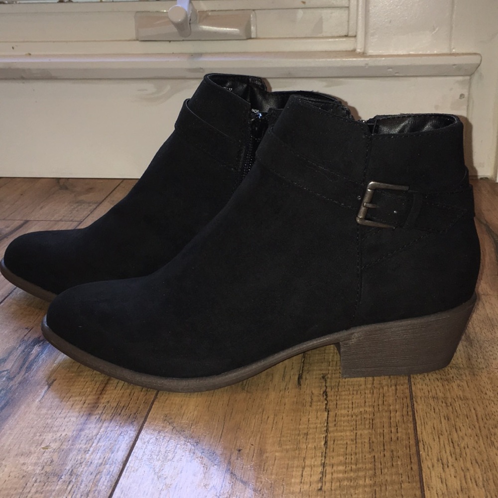 Shoedazzle Booties